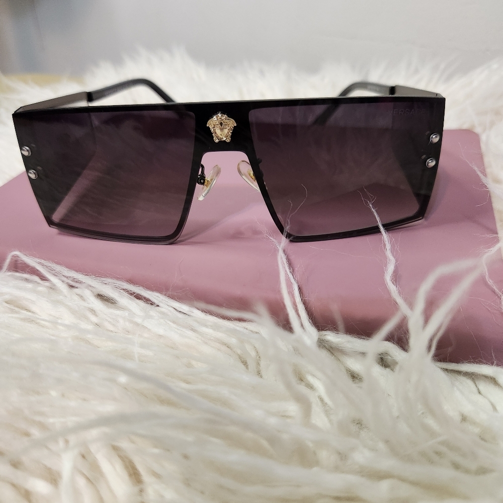 ☀️ Beautiful Versace Sunglass ☀️